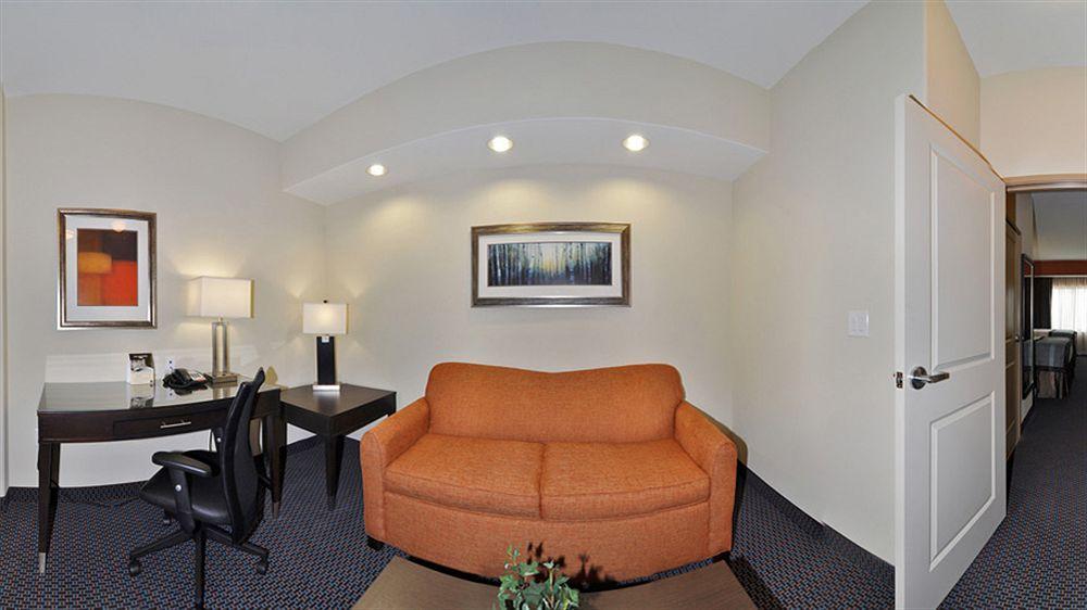 Springhill By Marriott Waco Hotel 3*